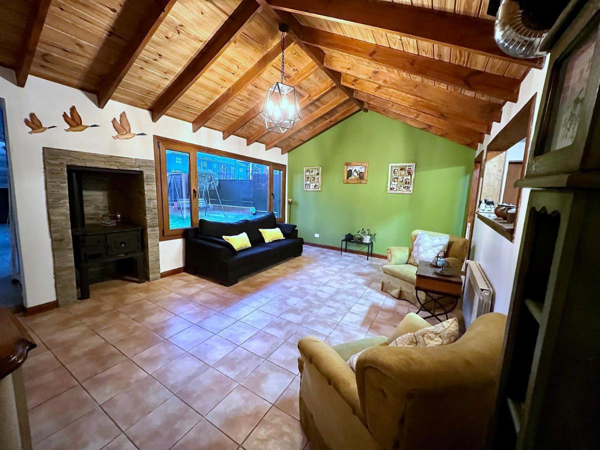 ウシュアイア Increible Casa Ideal Familiasヴィラ エクステリア 写真